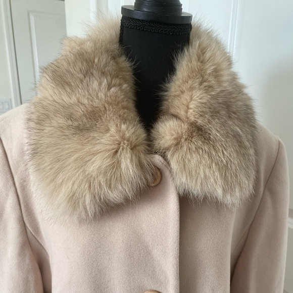 Women's Vintage Cream Coat with Real Fur Trim Size 14 - Picture 4 of 14